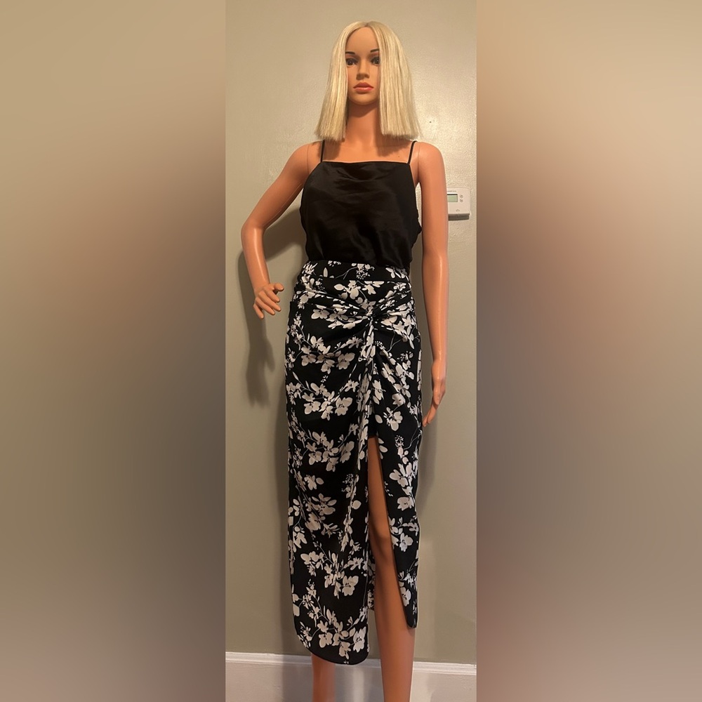 Madewell True Black Satin Cami - Picture 4 of 11
